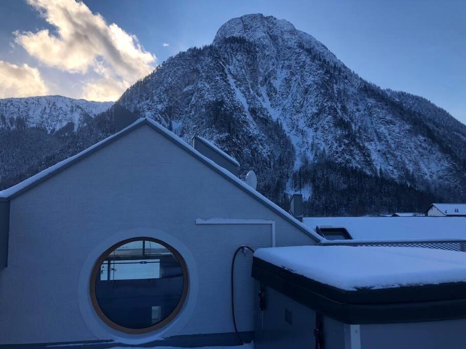 Urban Alpine Penthouse With Lake View Maurach  Exterior photo