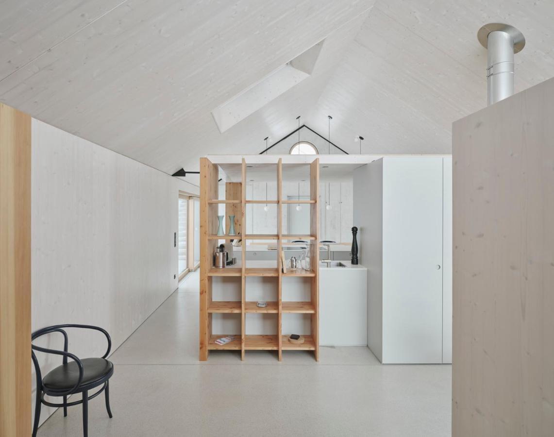Urban Alpine Penthouse With Lake View Maurach  Exterior photo