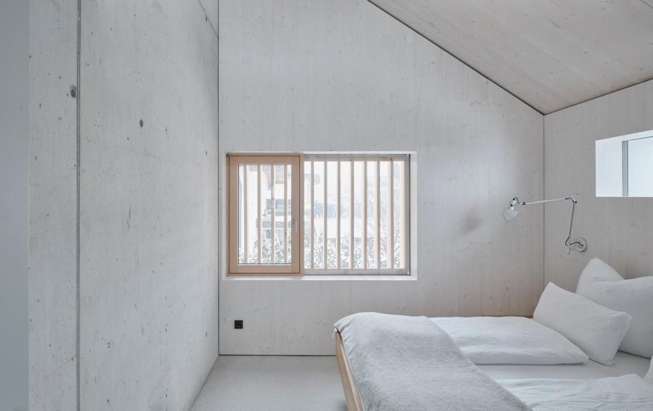 Urban Alpine Penthouse With Lake View Maurach  Exterior photo