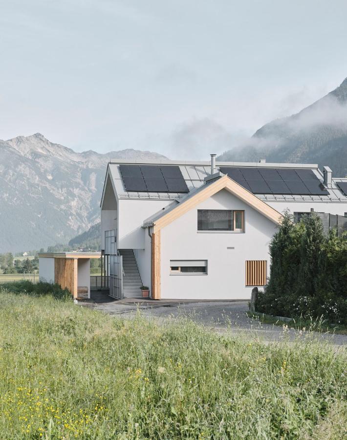 Urban Alpine Penthouse With Lake View Maurach  Exterior photo