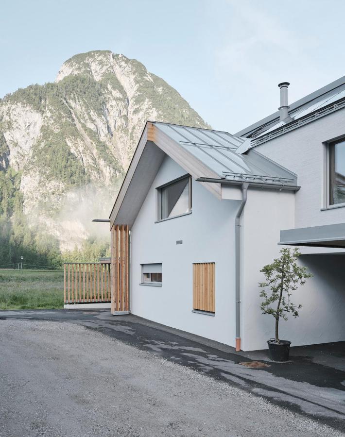 Urban Alpine Penthouse With Lake View Maurach  Exterior photo
