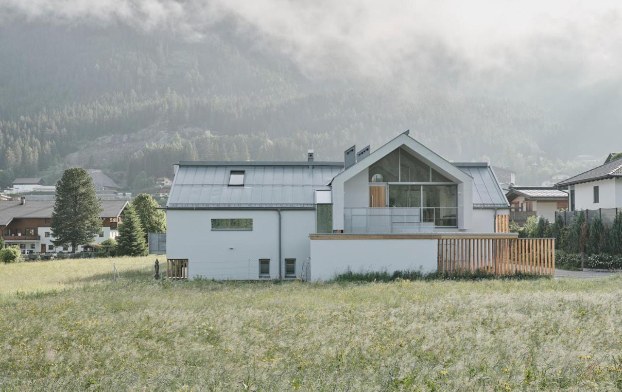 Urban Alpine Penthouse With Lake View Maurach  Exterior photo