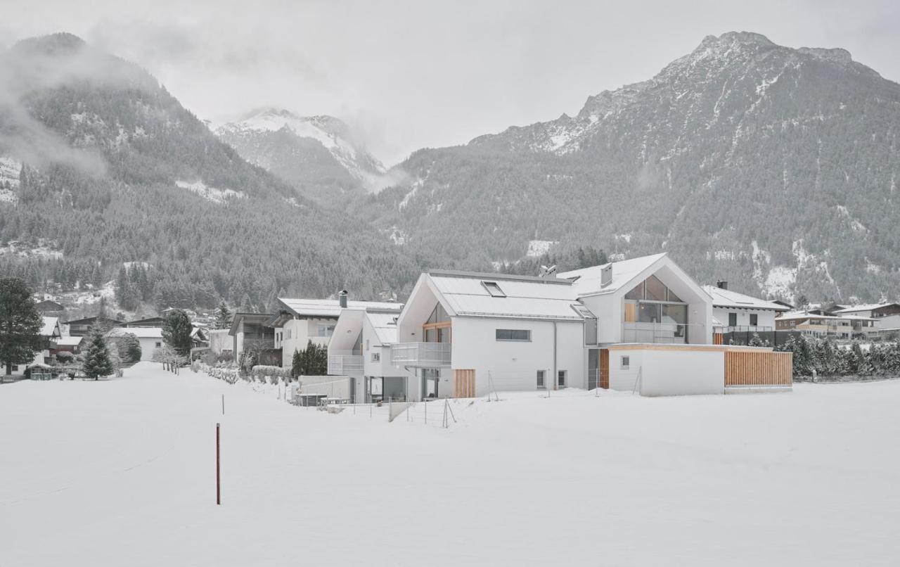 Urban Alpine Penthouse With Lake View Maurach  Exterior photo