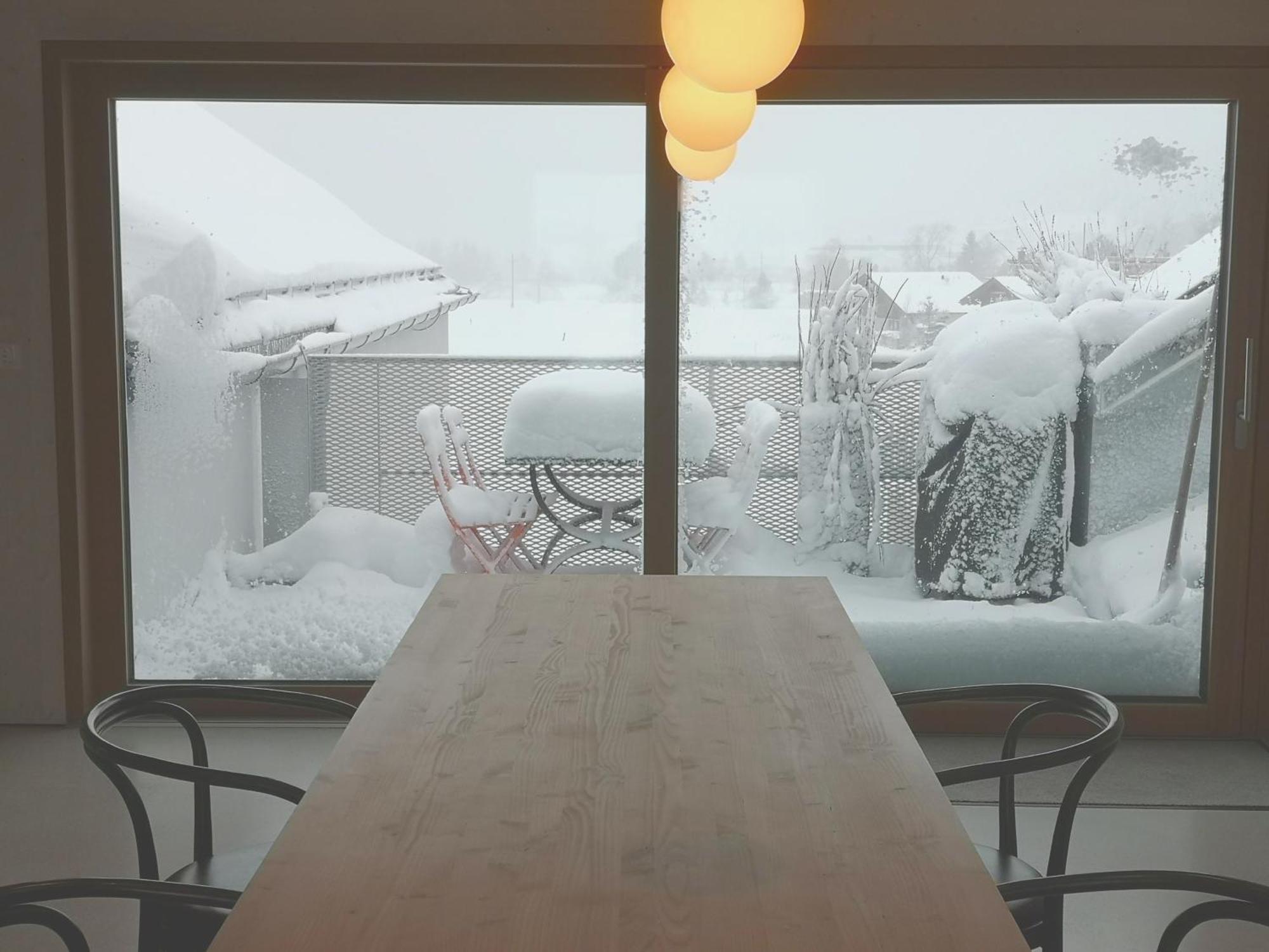 Urban Alpine Penthouse With Lake View Maurach  Exterior photo